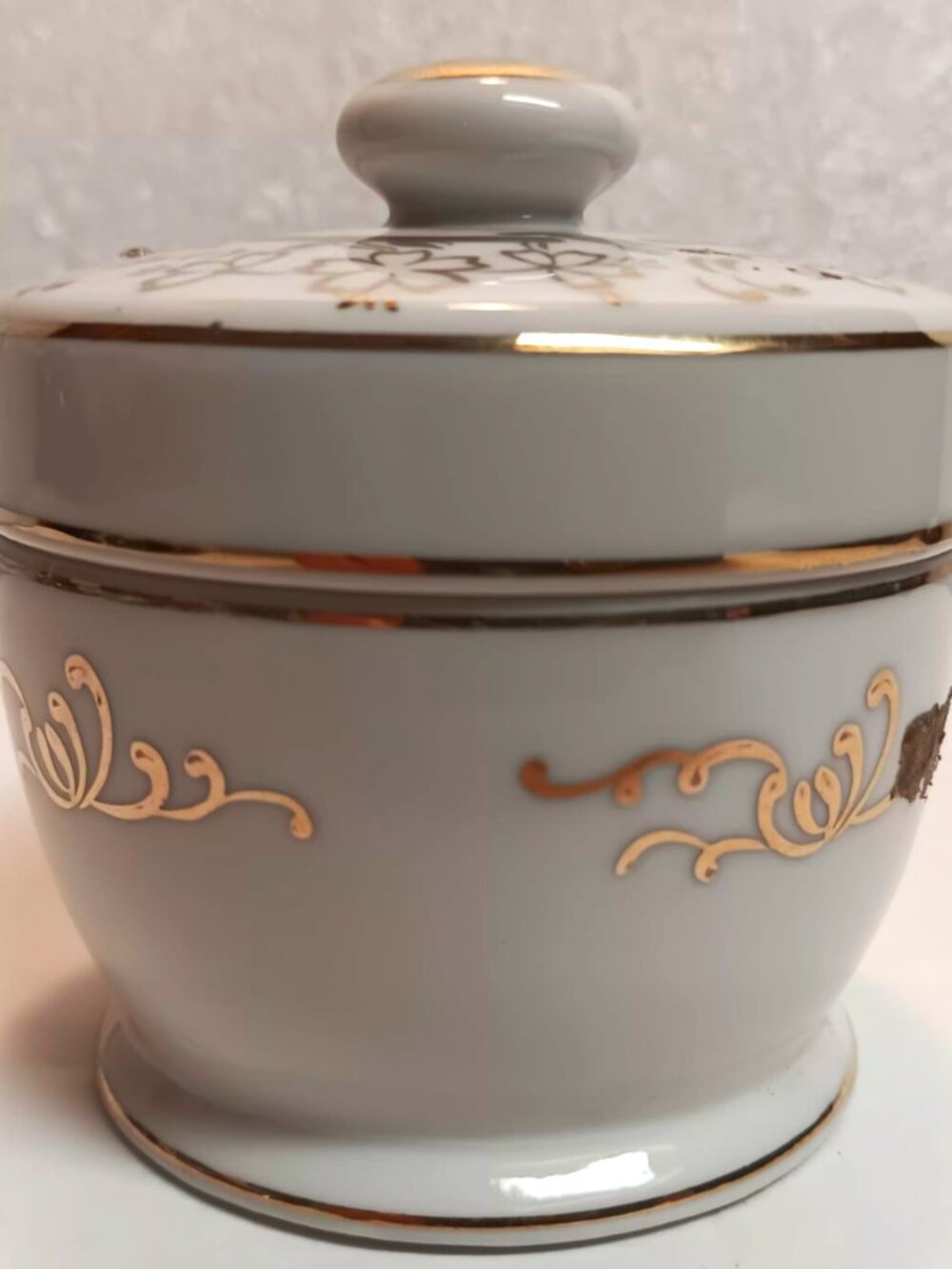 Vintage Lefton porcelain white and gold vanity trinket jar. - Picture 13 of 17